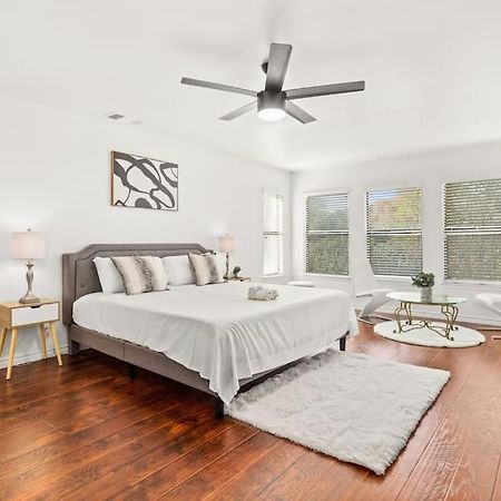5 Bedrooms With Chefs Kitchen 2 Masters Room And Game Lounge サンアントニオ エクステリア 写真