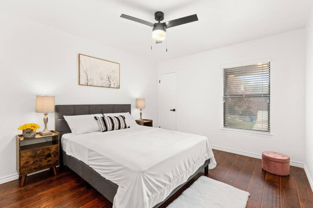 5 Bedrooms With Chefs Kitchen 2 Masters Room And Game Lounge サンアントニオ エクステリア 写真