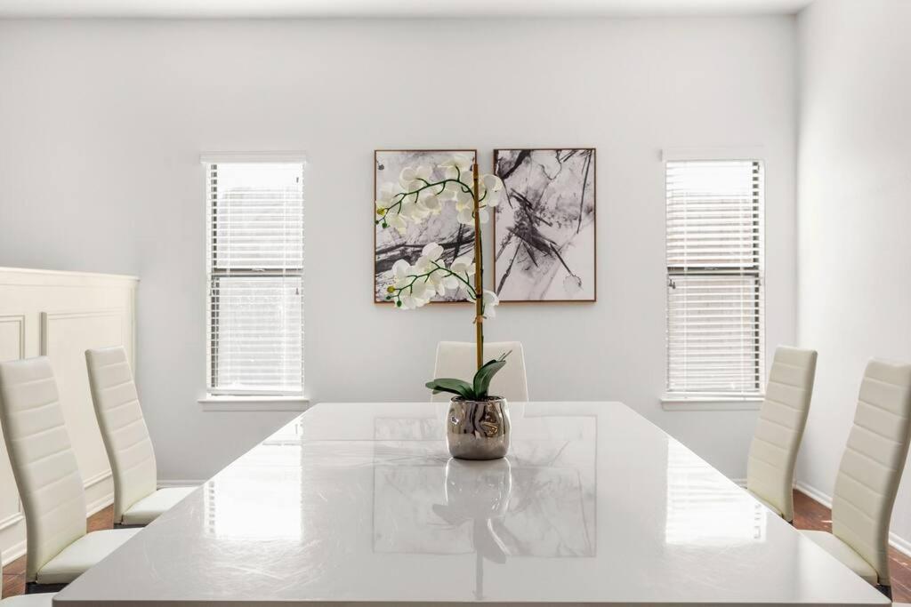 5 Bedrooms With Chefs Kitchen 2 Masters Room And Game Lounge サンアントニオ エクステリア 写真
